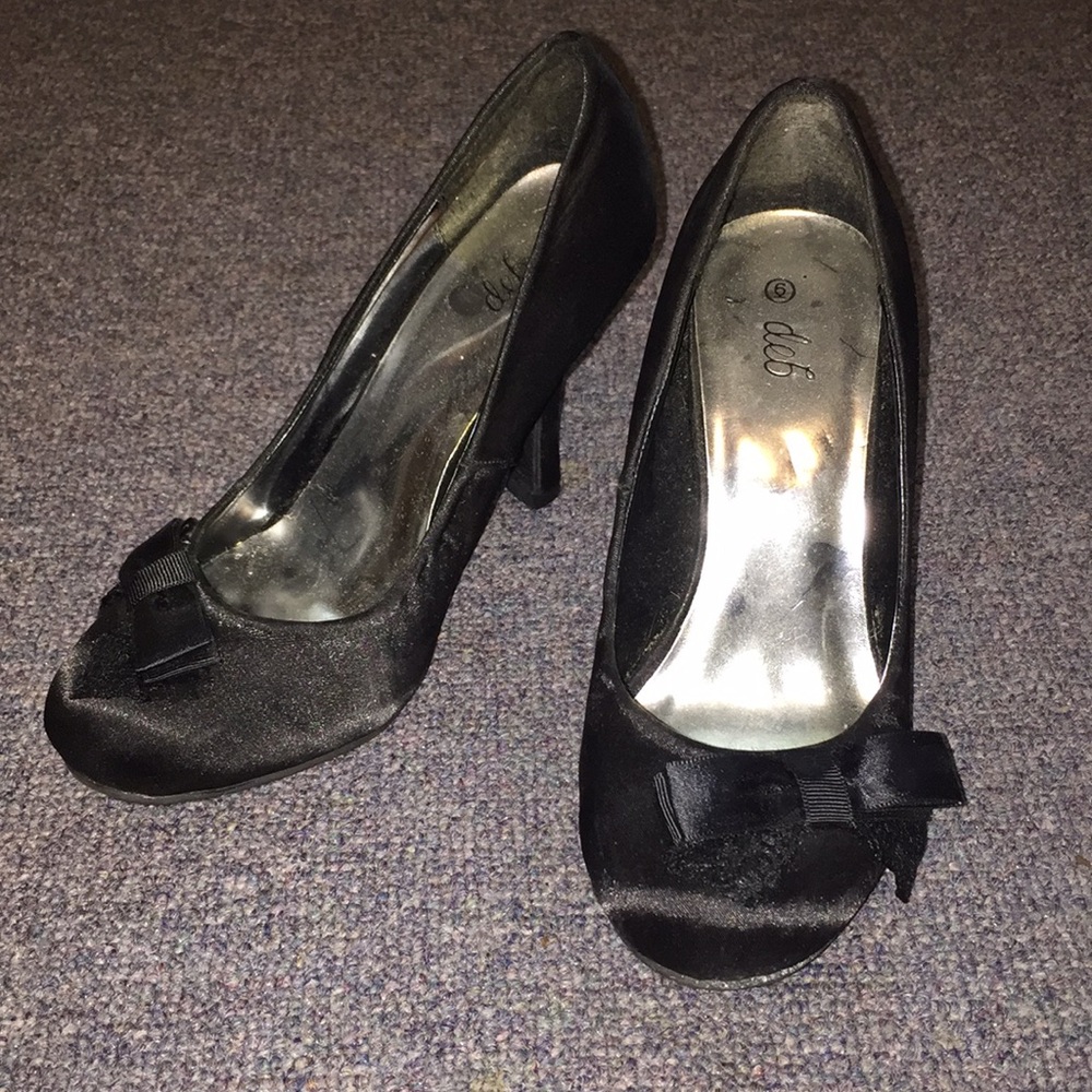 Deb black bow heels 6